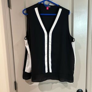 Black tank by Vince Camuto in size XL